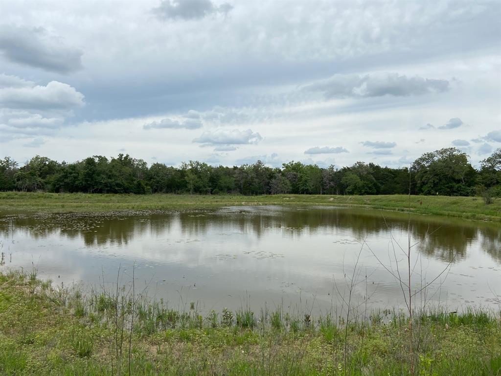 2 Goehring Road, Waldeck, TX 78946