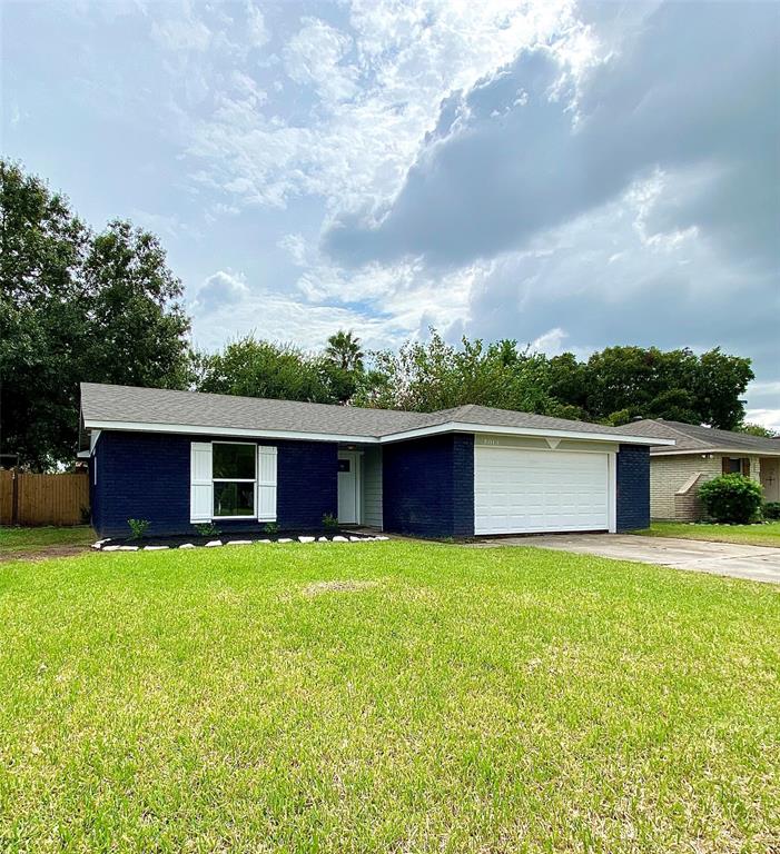 5013 Valley View Drive, La Porte, TX 77571