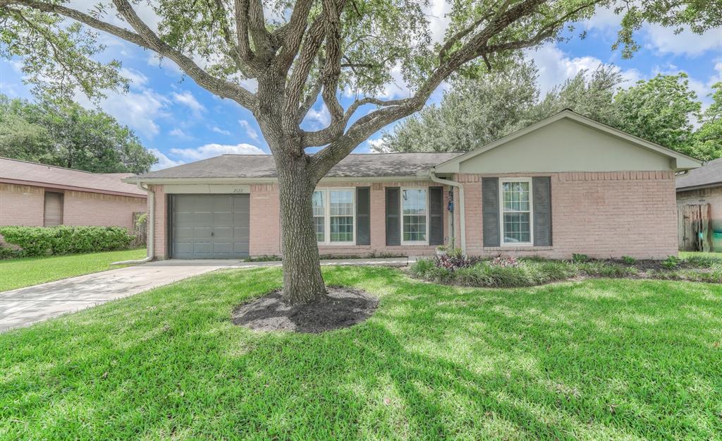 2622 N Brompton Drive, Pearland, TX 77584