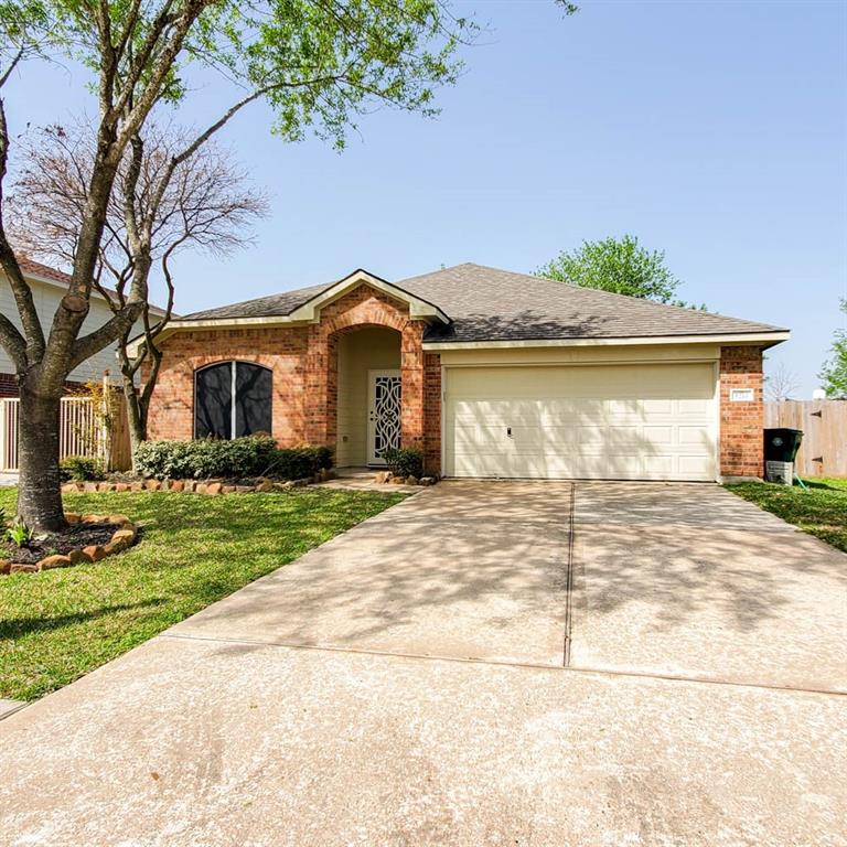 5214 Laurynnbrook Drive, Pasadena TX 77505