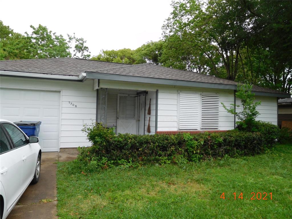 1706 3rd Ave N, Texas City, TX 77590