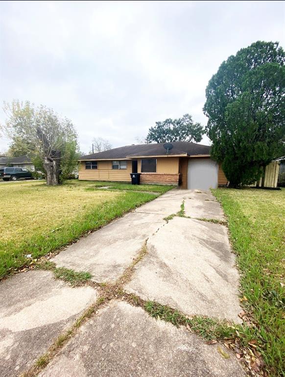 5319 Brookmeade Drive, Houston, TX 77045