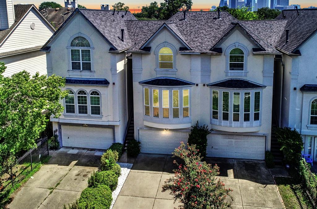 2211 Commonwealth Street, Houston, TX 77006