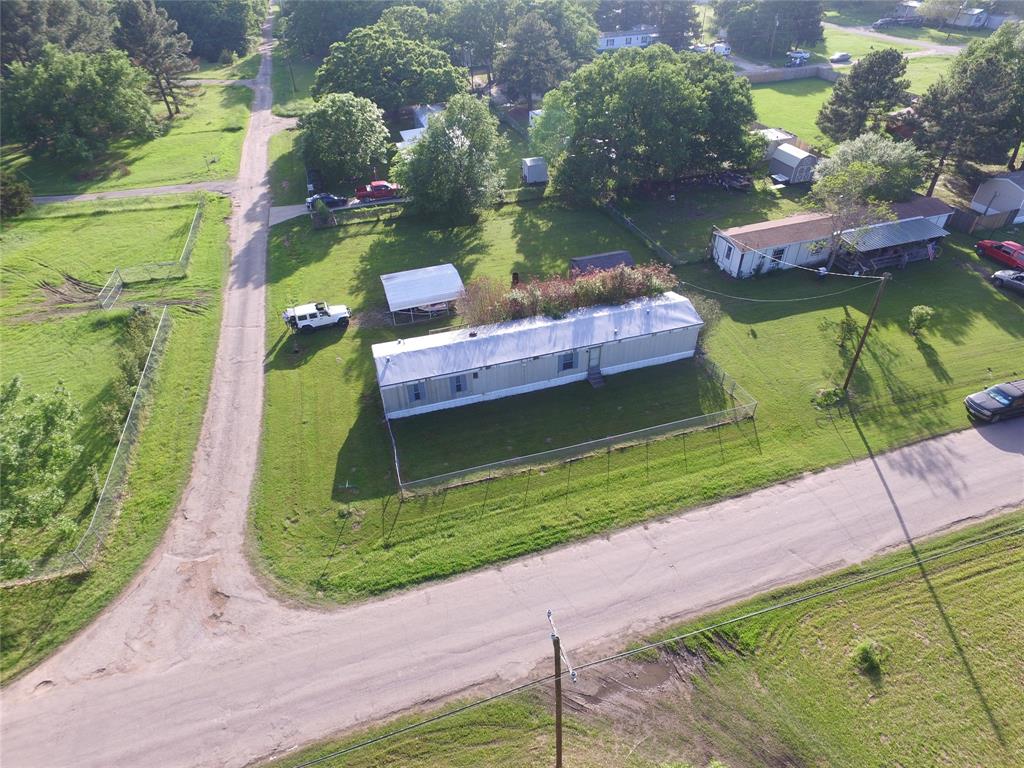 231 Southern Oaks Dr, Streetman, TX 75859