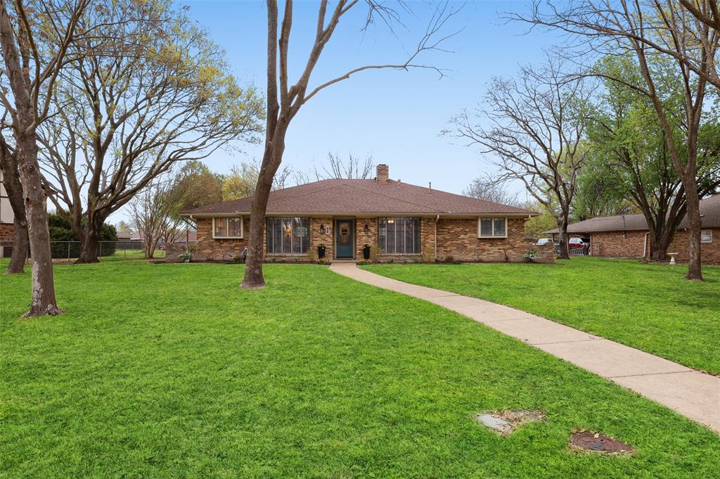 210 Magic Ln, Sunnyvale, TX 75182