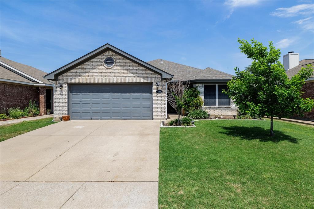 10452 Fossil Hill Dr, Fort Worth TX 76131